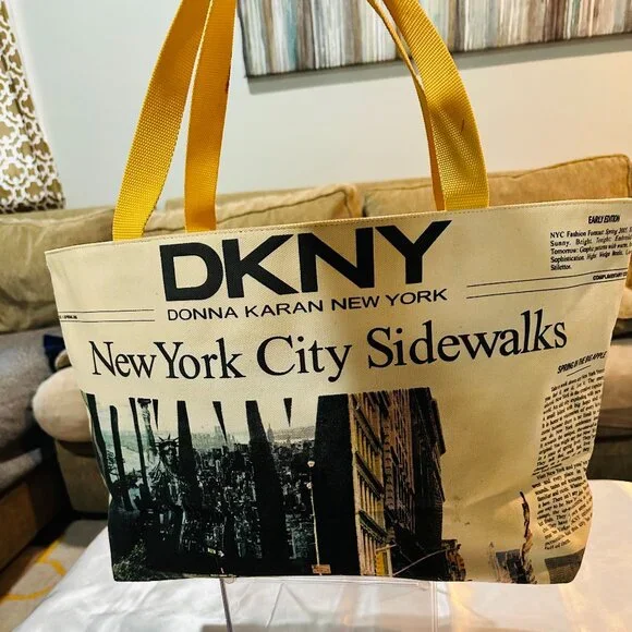 VNT DKNY Donna Karan New York City Sidewalks Landscape Canvas Tote, (NWOT) - Picture 3 of 16
